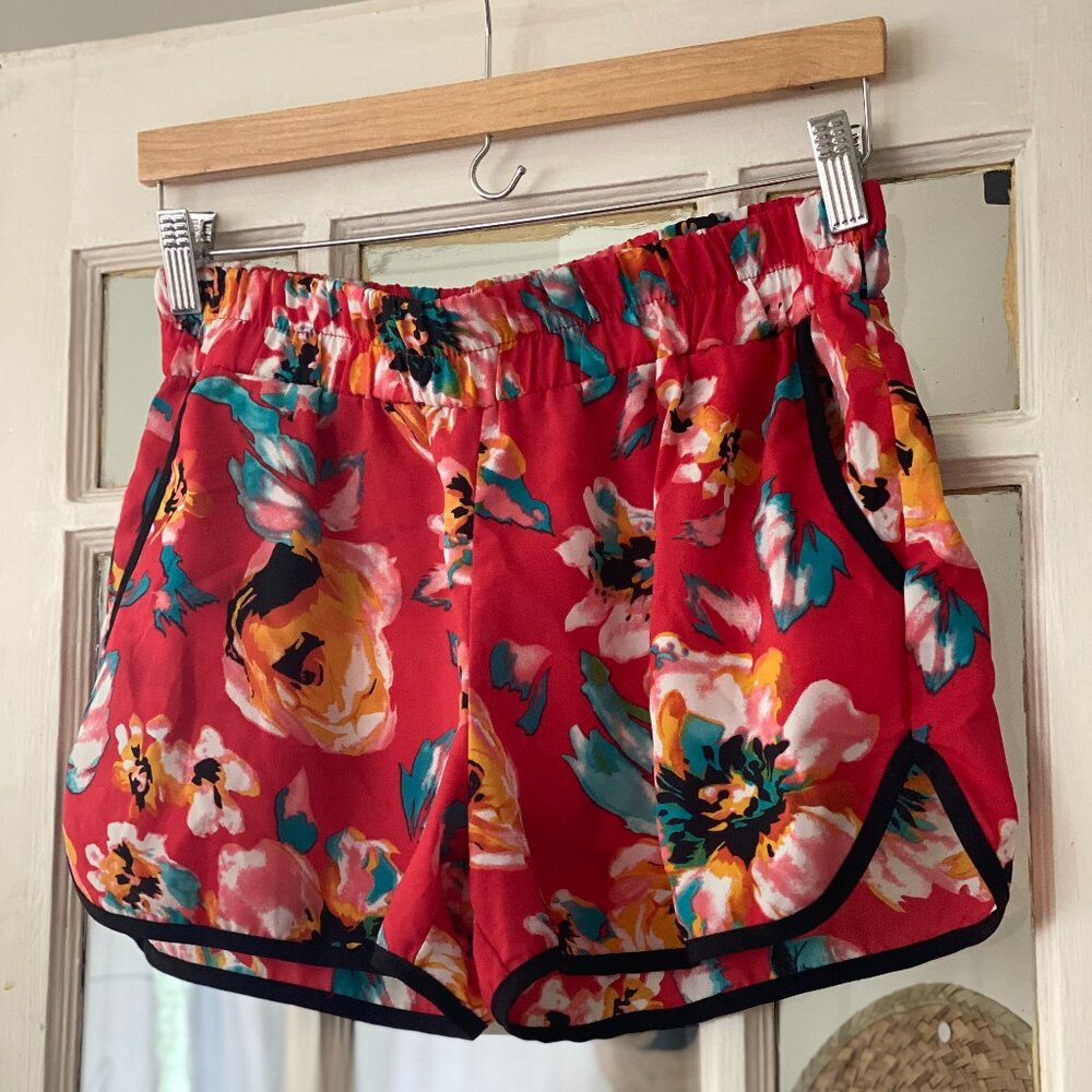 Forever 21 Dolphin Hem Contrast Stitch Floral Shorts